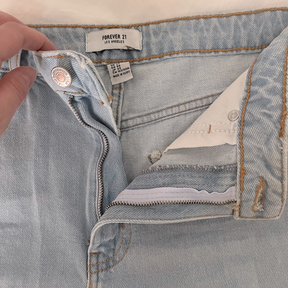 Forever 21 Jean shorts - Picture 3 of 3